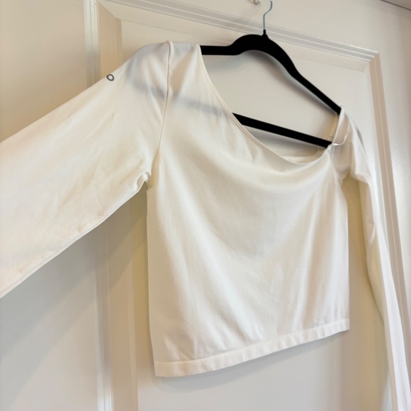 Alo Asymmetric Sheer Glow Long Sleeve Ivory - Picture 10 of 12